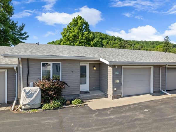 1402 Mcnally Drive, Unit B, Winona, MN 55987
