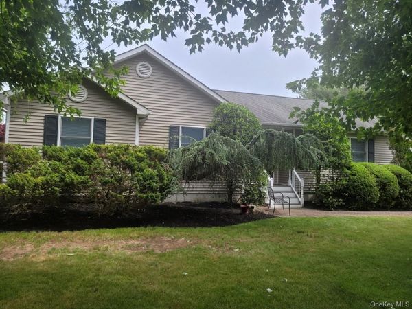 312 Riley Avenue, Calverton, NY 11933