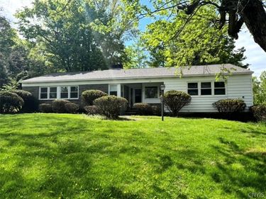 22 Forest Road, New Hartford, NY 13413