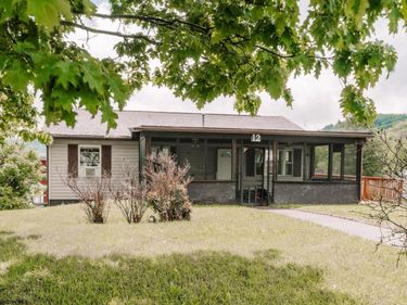 12 Goldenrod Lane, Clarksburg, WV 26301