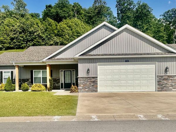 216 Crimson Lane, Bridgeport, WV 26330