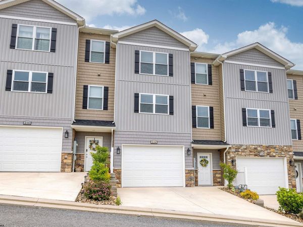 234 Red Oak Lane, Morgantown, WV 26501