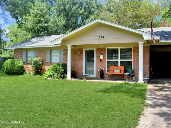 704 Marilyn Drive, Pearl, MS 39208