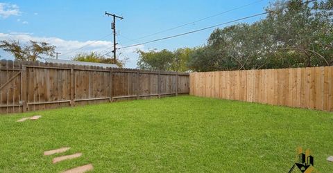 5112-5114 Gordon Dr, Sacramento, CA 95824 Photo