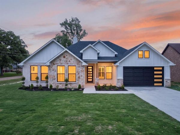 120 Springwood Road, Enchanted Oaks, TX 75156