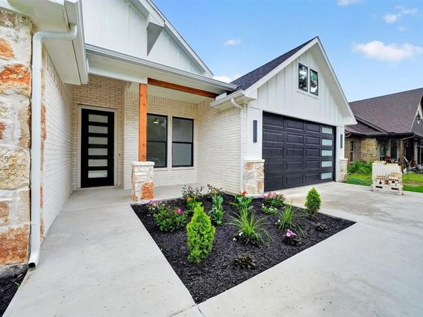 120 Springwood Road, Enchanted Oaks, TX 75156