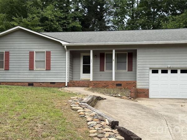 1939 Willow Ridge Street , Conover, NC 28613