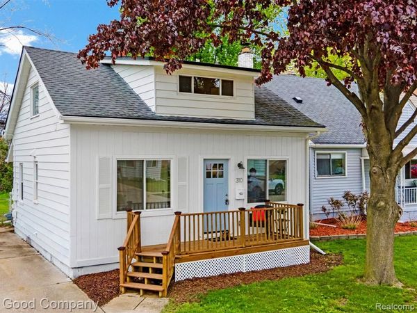 310 Massoit Street , Clawson, MI 48017