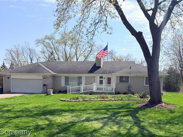 25400 Springbrook Drive, Farmington Hills, MI 48336