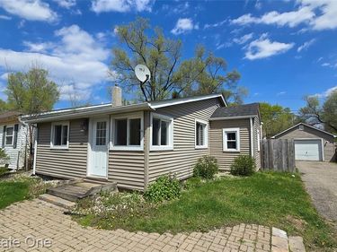 3148 Woodlawn Street , Commerce Twp, MI 48390