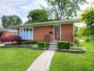 702 Woodlawn Avenue , Royal Oak, MI 48073