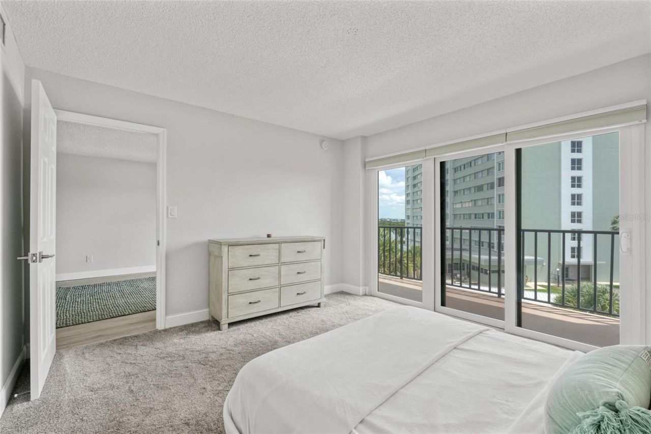 51 Island Way, Unit 411, Clearwater Beach, FL 33767 Photo