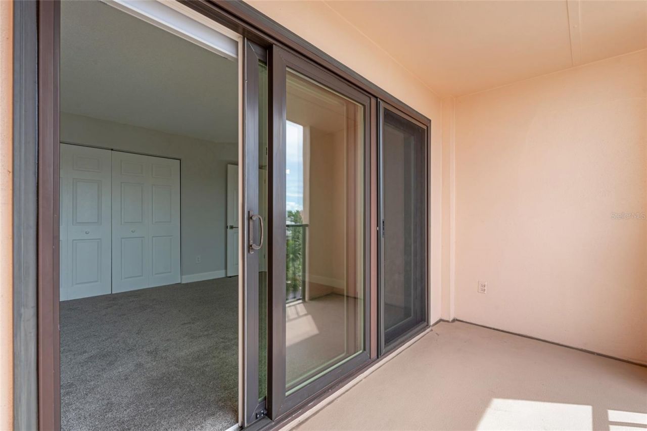 51 Island Way, Unit 411, Clearwater Beach, FL 33767 Photo