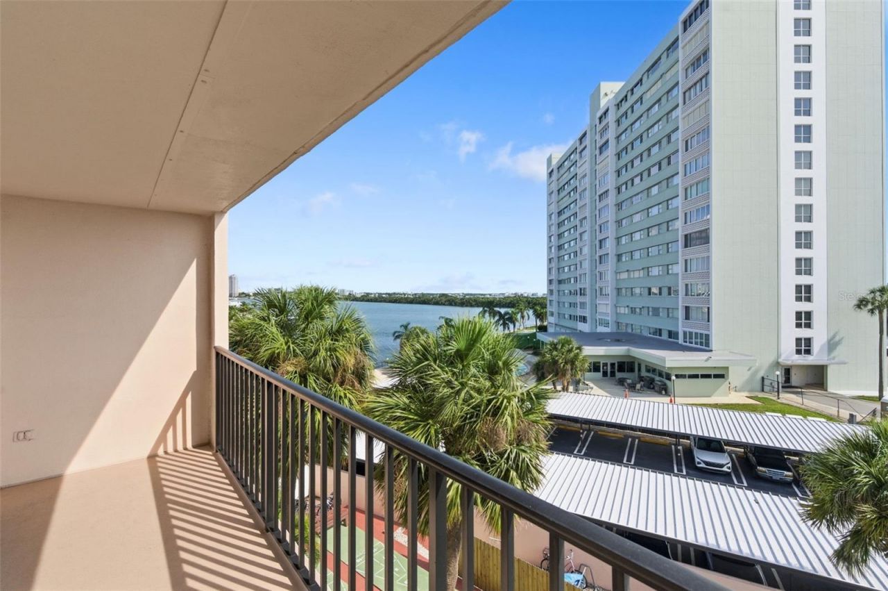 51 Island Way, Unit 411, Clearwater Beach, FL 33767 Photo