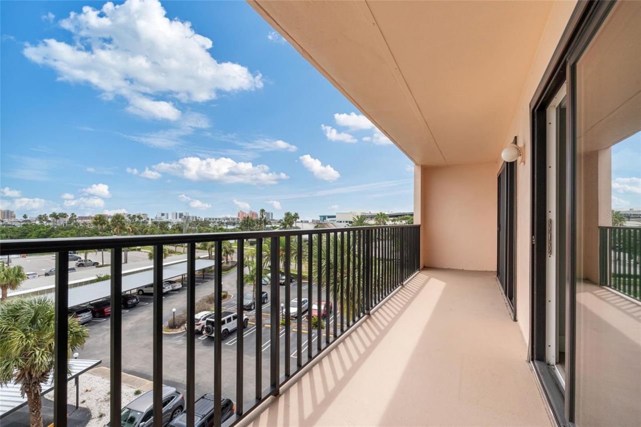 51 Island Way, Unit 411, Clearwater Beach, FL 33767 Photo
