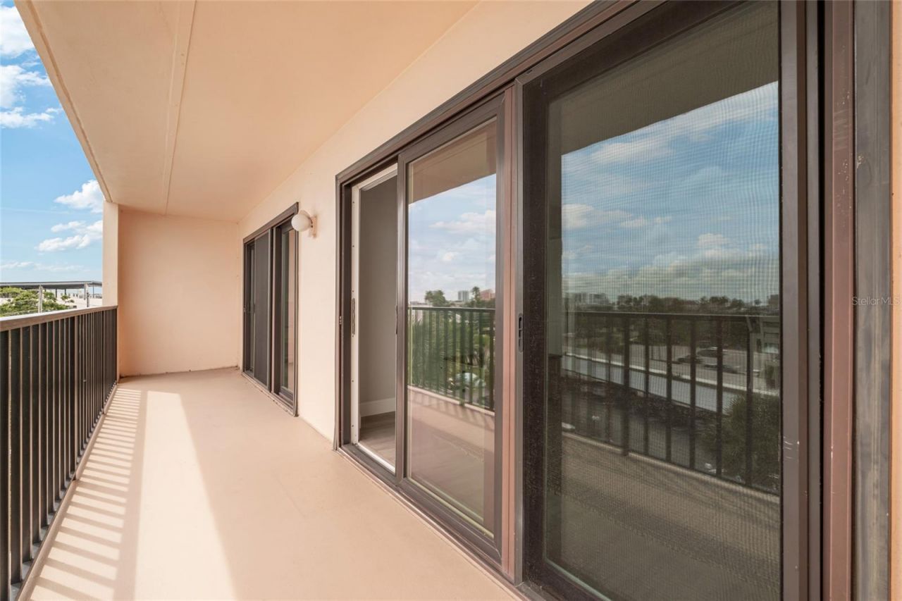 51 Island Way, Unit 411, Clearwater Beach, FL 33767 Photo