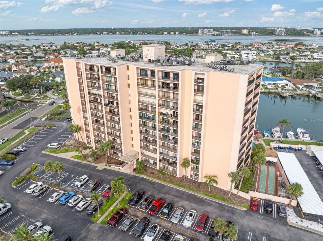 51 Island Way, Unit 411, Clearwater Beach, FL 33767 Photo