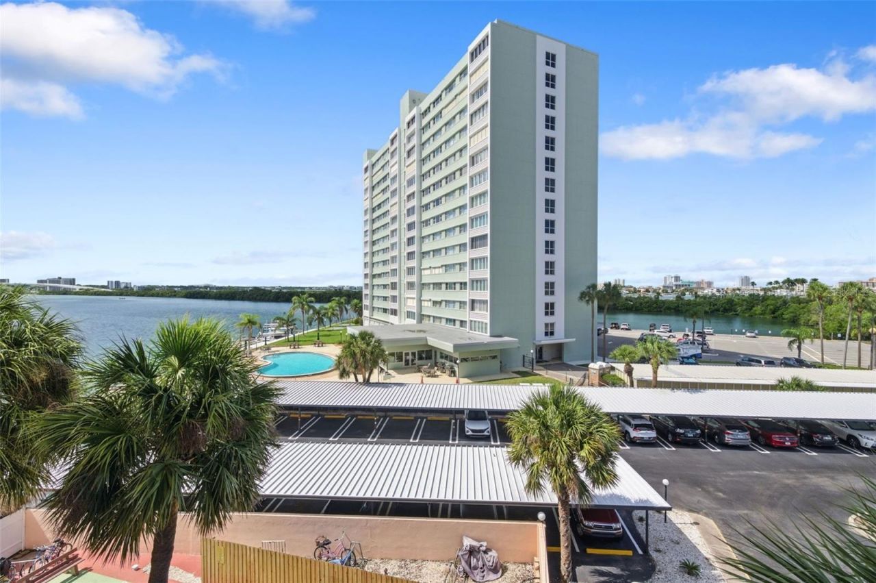 51 Island Way, Unit 411, Clearwater Beach, FL 33767 Photo