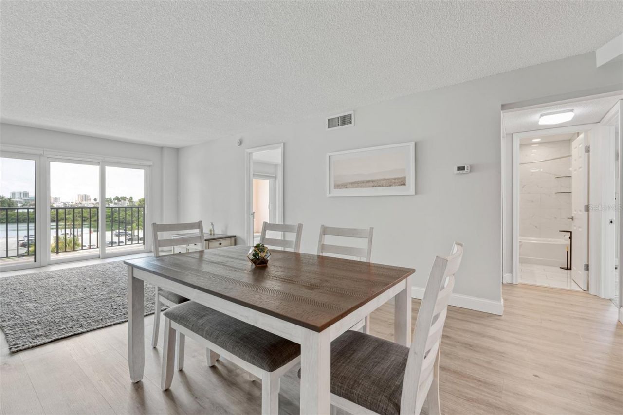 51 Island Way, Unit 411, Clearwater Beach, FL 33767 Photo