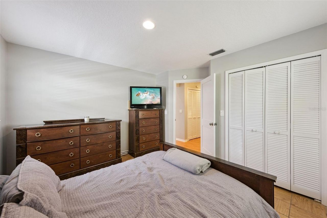8617 Amber Oak Court, Orlando, FL 32817 Photo