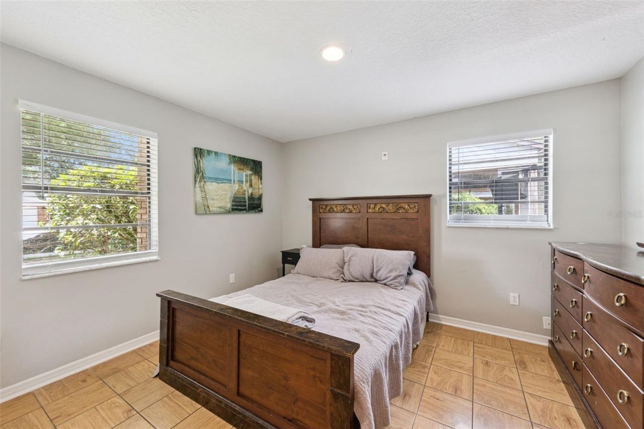 8617 Amber Oak Court, Orlando, FL 32817 Photo
