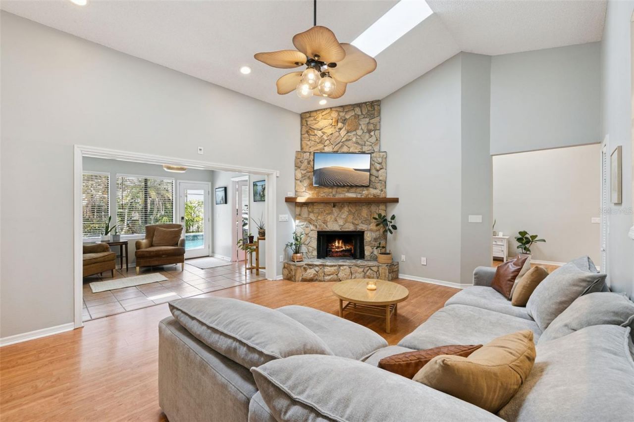 8617 Amber Oak Court, Orlando, FL 32817 Photo