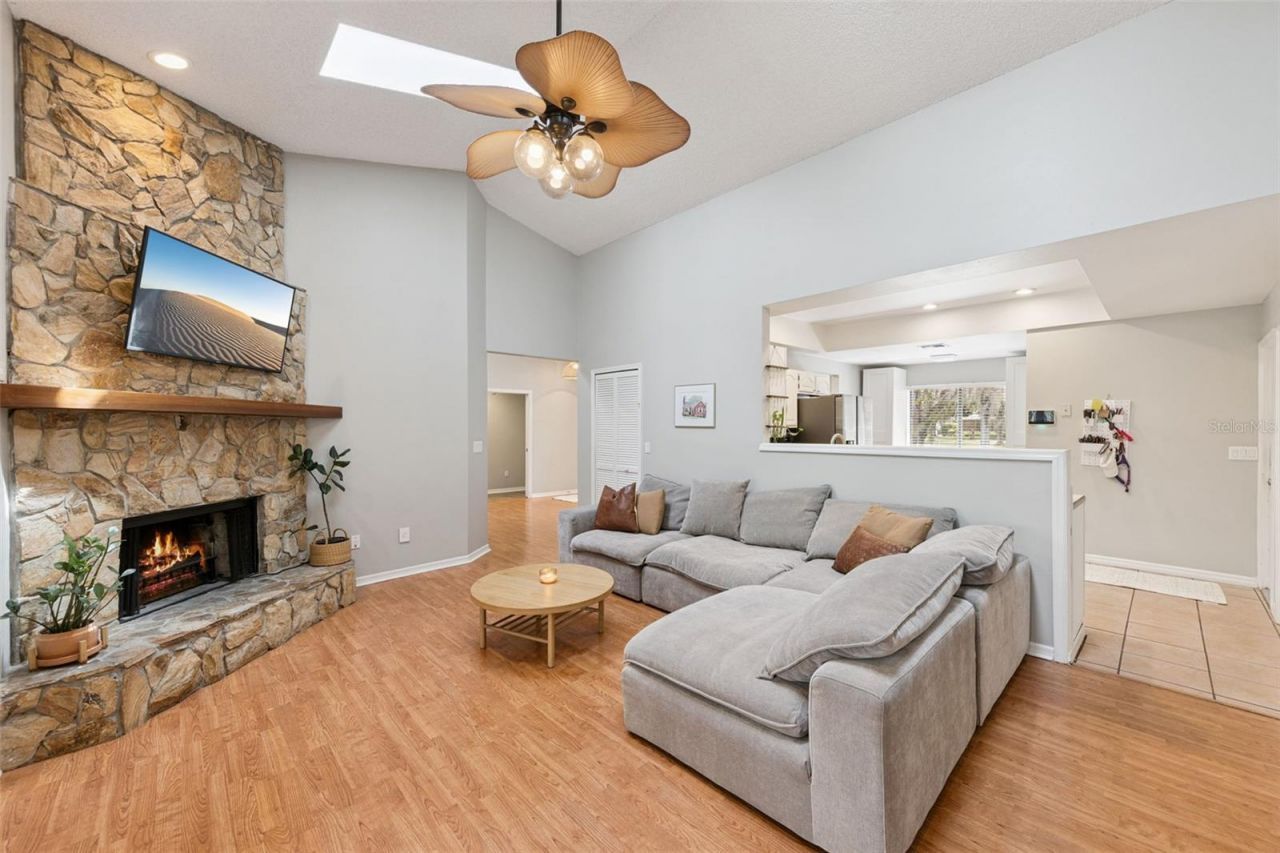 8617 Amber Oak Court, Orlando, FL 32817 Photo