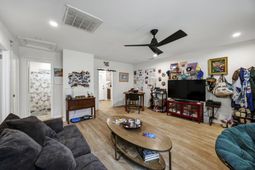 4630 Oakwood Avenue photo 4