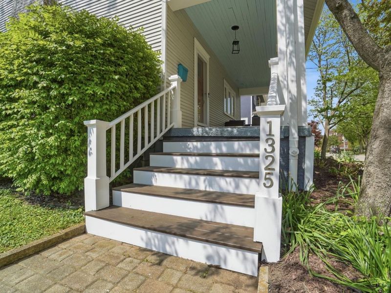 1325 Edwards Road, Cincinnati, OH 45208 Photo 2