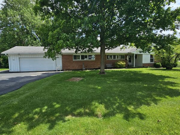 302 East Drive , Connersville, IN 47331