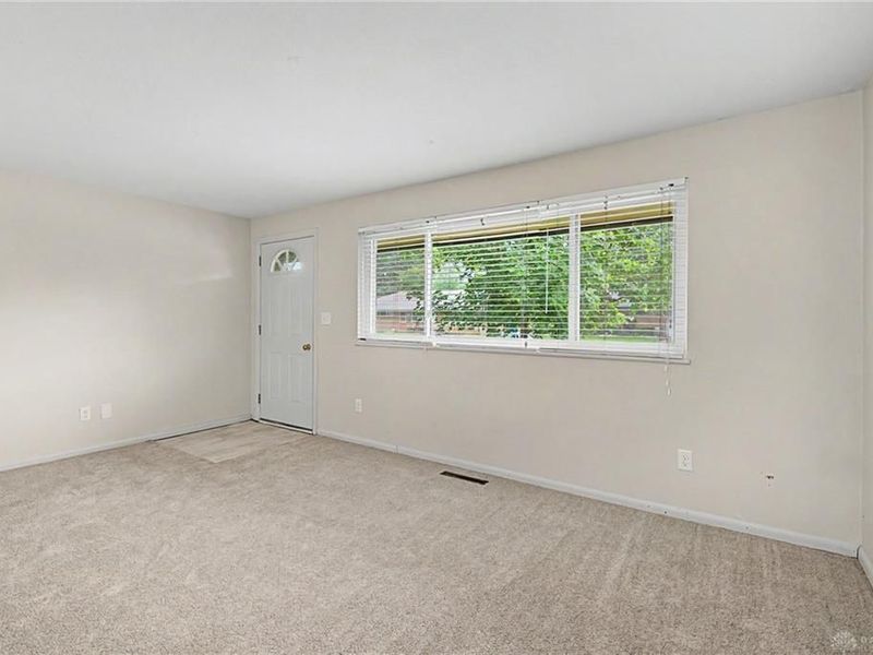 5224 Mariner Drive, Huber Heights, OH 45424 Photo 7