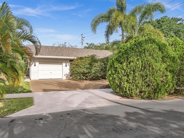 321 SW 30th Terrace, Deerfield Beach, FL 33442