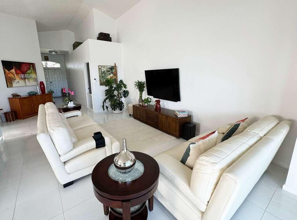 109 Derby Lane, Royal Palm Beach, FL 33411 Photo