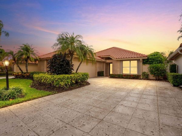 2735 SW Mariposa Circle, Palm City, FL 34990