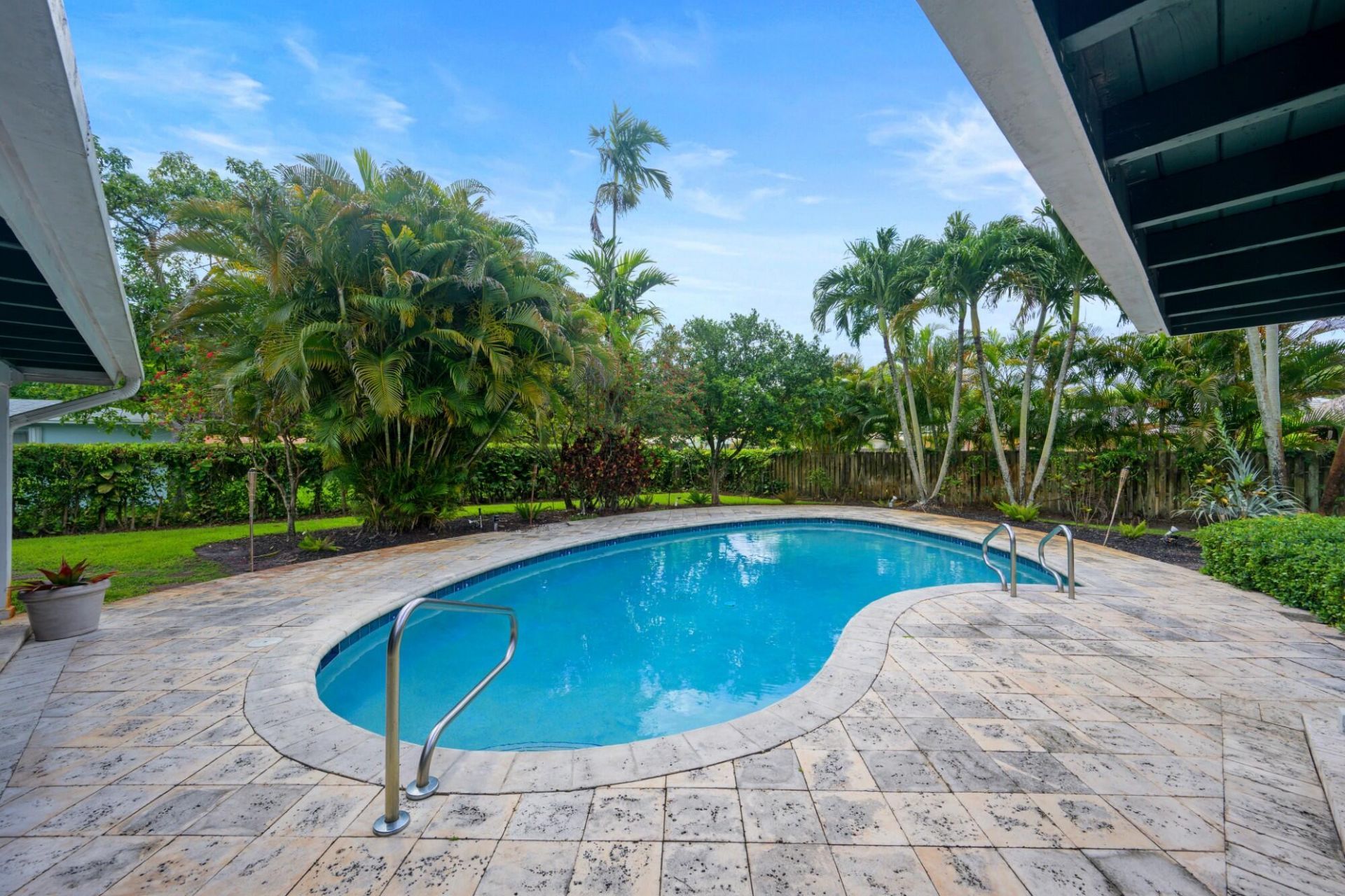 6850 NW 7th Street, Plantation, FL 33317 Photo