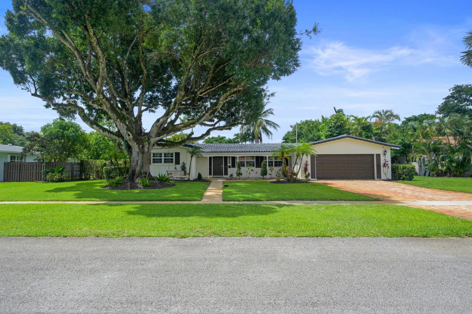6850 NW 7th Street, Plantation, FL 33317 Photo