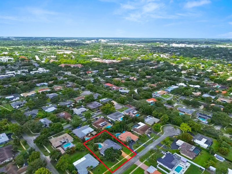 6850 NW 7th Street, Plantation, FL 33317 Photo