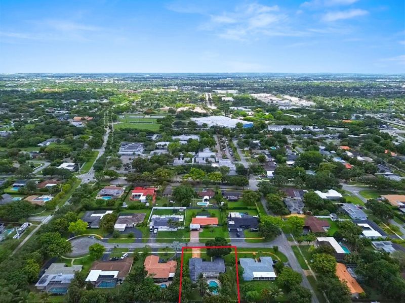 6850 NW 7th Street, Plantation, FL 33317 Photo