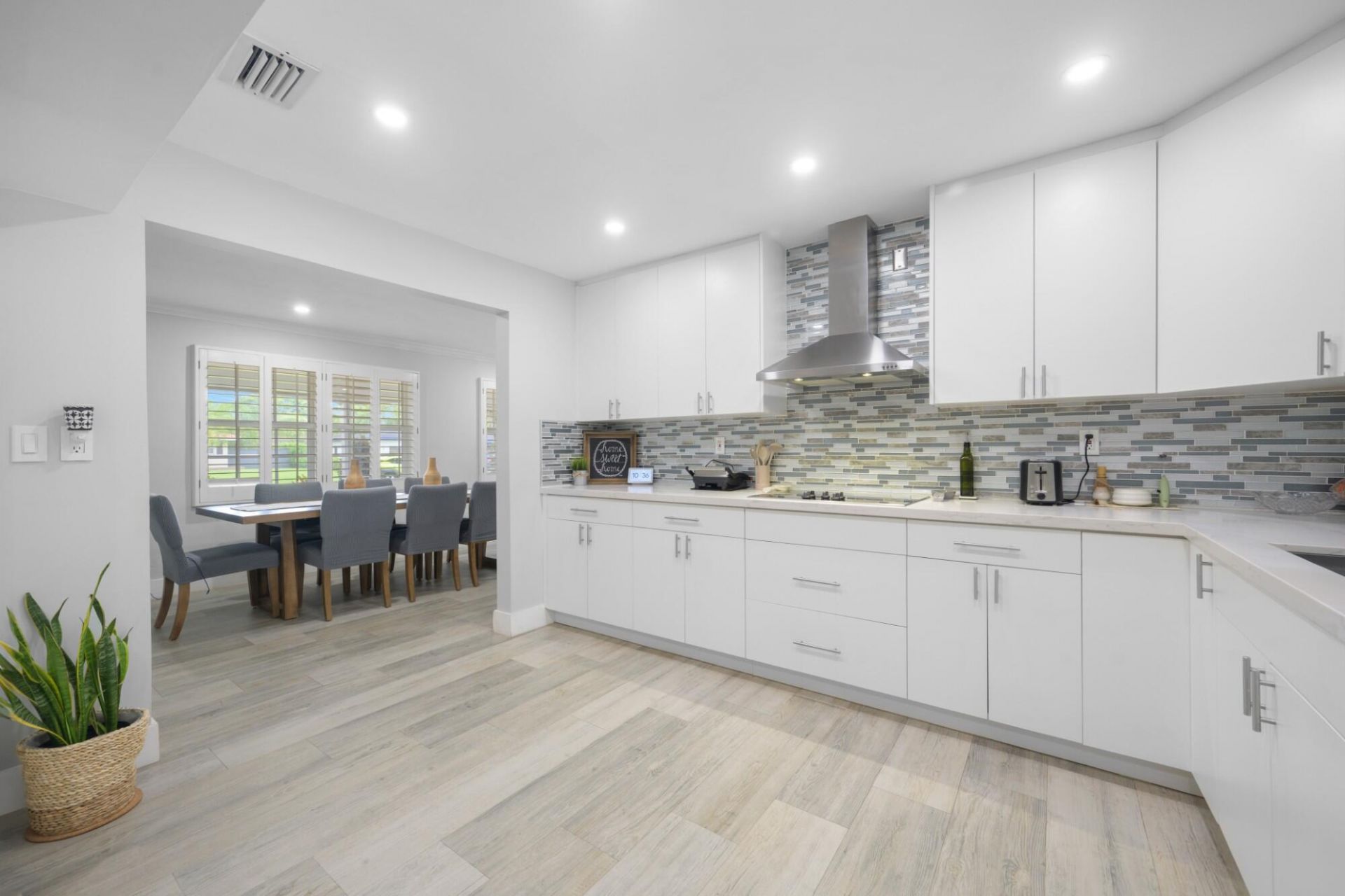 6850 NW 7th Street, Plantation, FL 33317 Photo