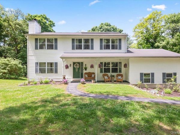 27 Pugsley Parkway , Cortlandt Manor, NY 10567
