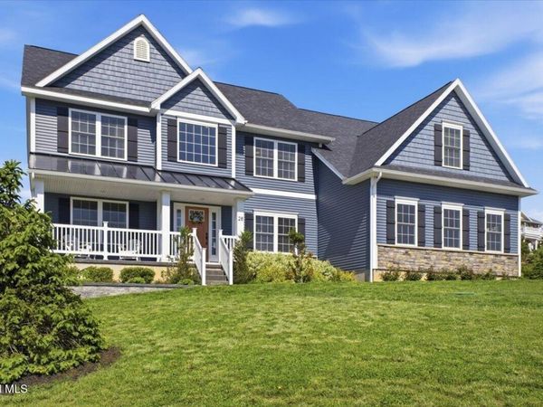 28 Park Ridge Drive, East Greenbush, NY 12061