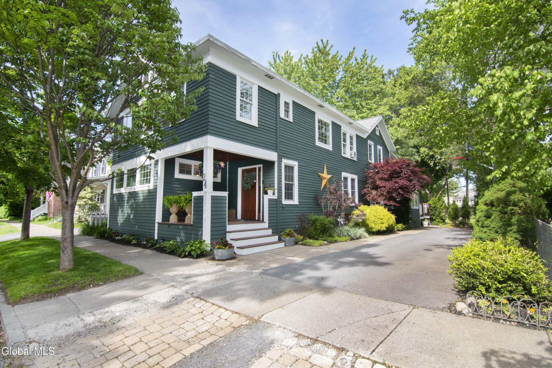 24 Walnut Street, Saratoga Springs, NY 12866 Main Photo