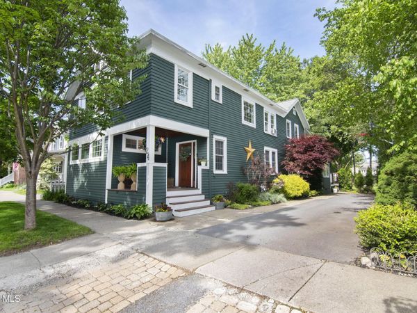 24 Walnut Street, Saratoga Springs, NY 12866