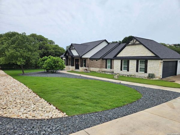 1033 MYSTIC SHORES BLVD, Spring Branch, TX 78070