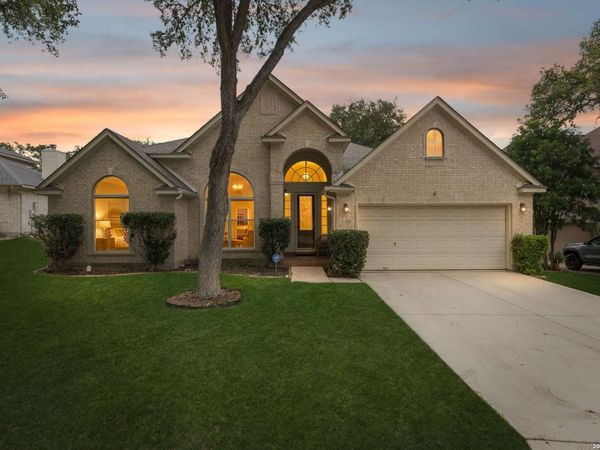 229 OAK CREEK DR, Cibolo, TX 78108