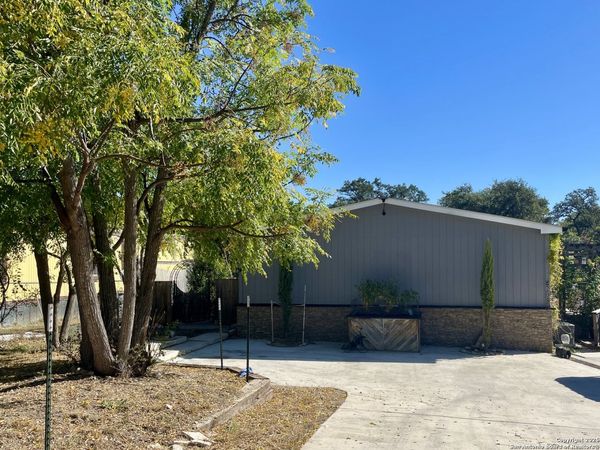 203 RANCH DR, Bandera, TX 78003