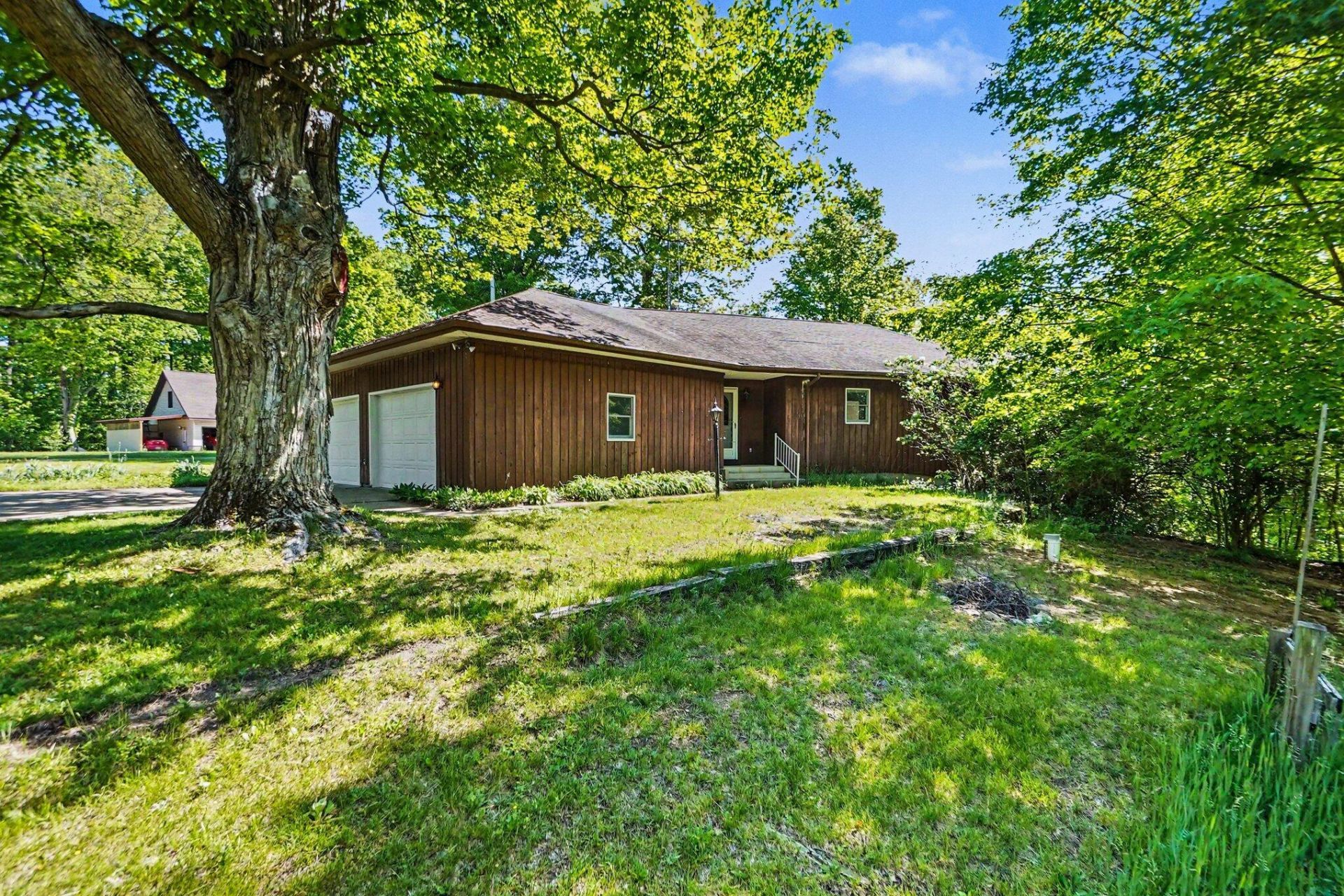 1060 N Meadowbrook Road, White Cloud, MI 49349 Main Photo