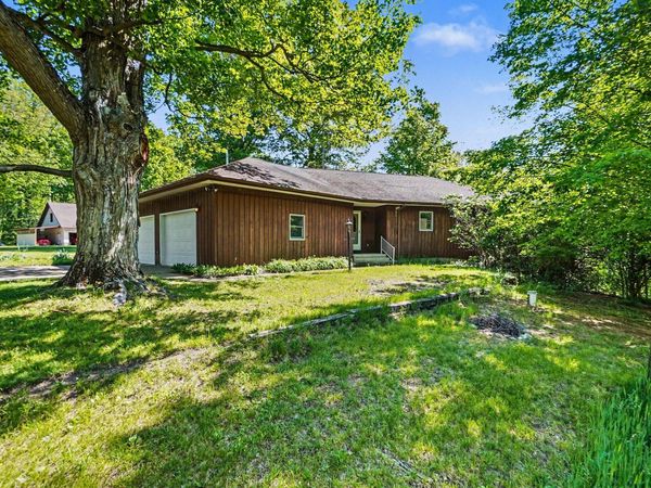 1060 N Meadowbrook Road, White Cloud, MI 49349