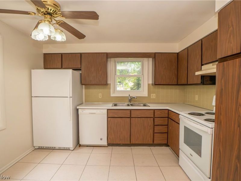 3837-3839 Beech Hill Road NW, North Canton, OH 44720 Photo 8