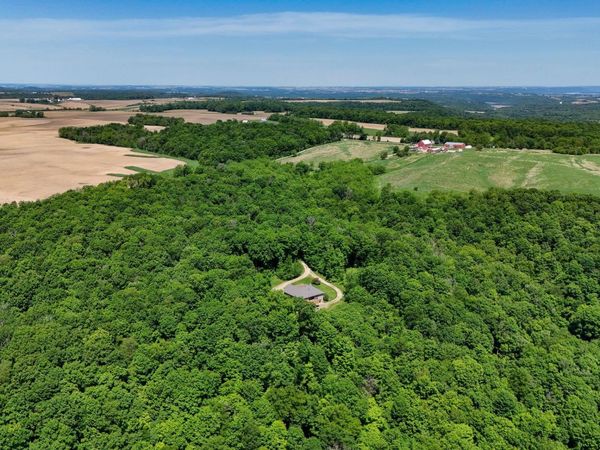 37754 390th Street, Guttenberg, IA 52052